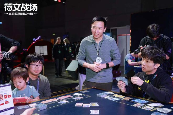 专访拳头制作人：我为什么要做一款英雄联盟IP实体卡牌TCG(图5)